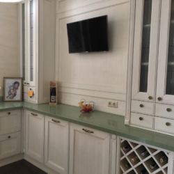 Кухонные поверхности из нежного кварцита Technistone Starlight Green (Чехия)