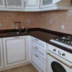 Столешница на кухне из кварцита Technistone Starlight Brown