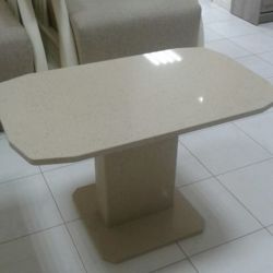 Стол из искусственного камня - кварцита Silestone Blanco Capri
