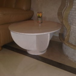 Стол из мрамора Столешницы и барные стойки из камня