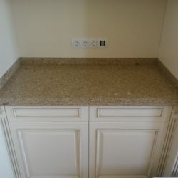 Столешница из Caesarstone 6350 (Израиль) с фигурным торцом