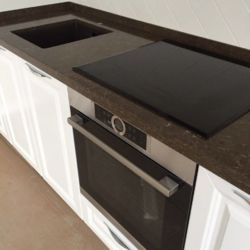 Кухонная столешница из кварцита Vicostone BQ8560 Imperador Dark