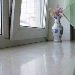 Подоконник из натурального мрамора Crema Nova