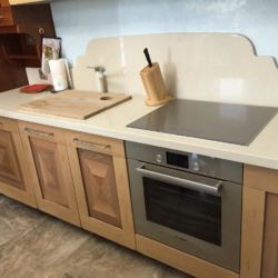Столешница и фартук для кухни из кварцита Vicostone BQ8430 Boticcino
