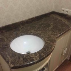 Столешница для ванной комнаты из натурального мрамора Emperador Dark